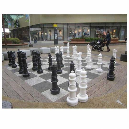 Echecs géant - Pièces 90 cm - Ubergames Uber Games - 2