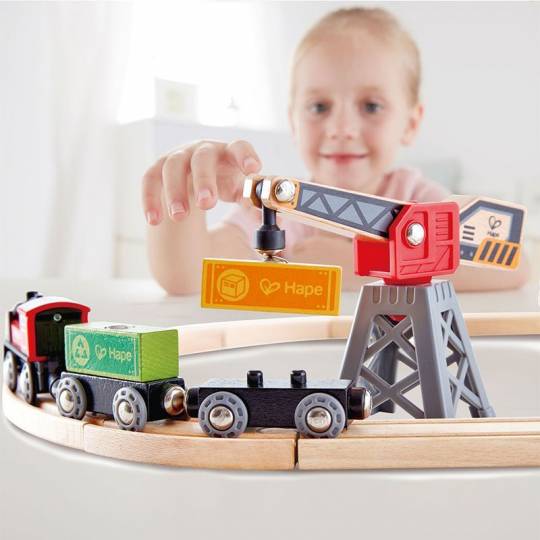 Train de marchandise - jouet en bois pour 3 ans, HAPE  La Boissellerie  Magasin de jouets en bois et jeux pour enfant & adulte