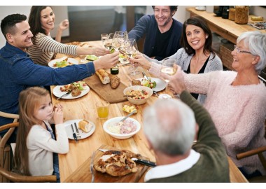 Top 10 des jeux de société pour animer un repas de famille | BCD Jeux