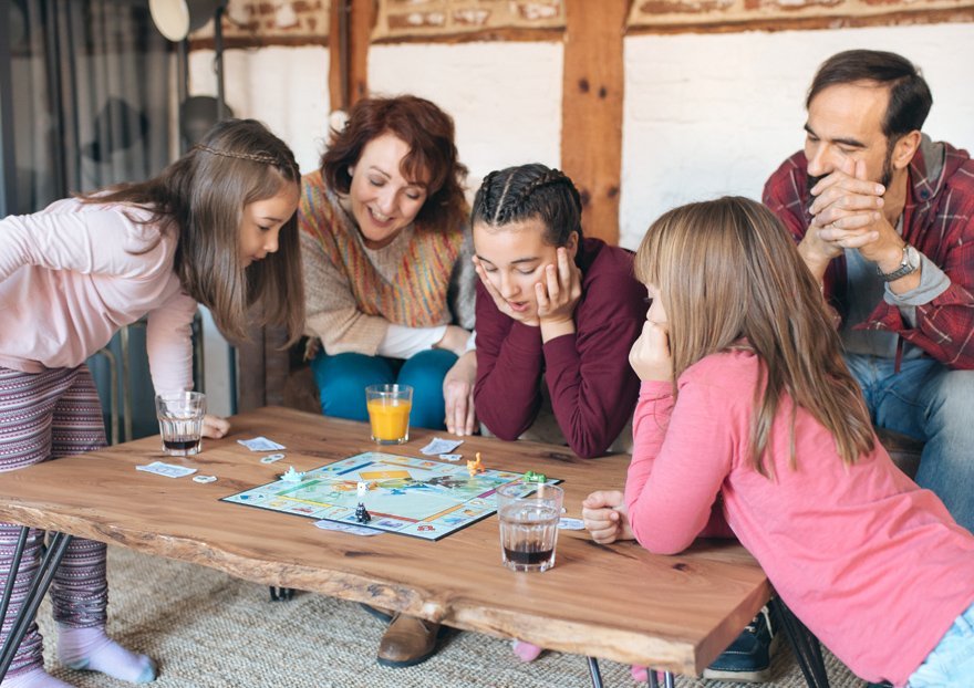 Jouer ensemble en famille et entre amis