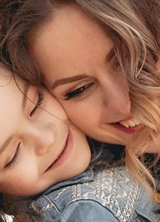 Idée cadeau original pour la Fête des Mères : jeux de société, puzzles et loisirs créatifs pour faire plaisir à maman.
