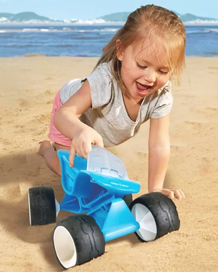 Jouer dans le sable 