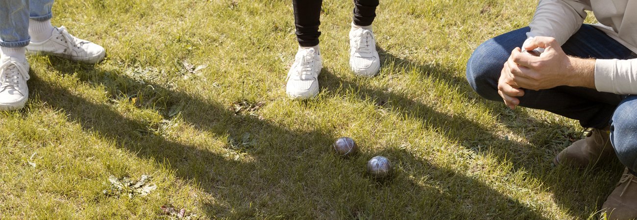 Set de 3 boules de pétanque avec housse de transport. Jeux de plein air.