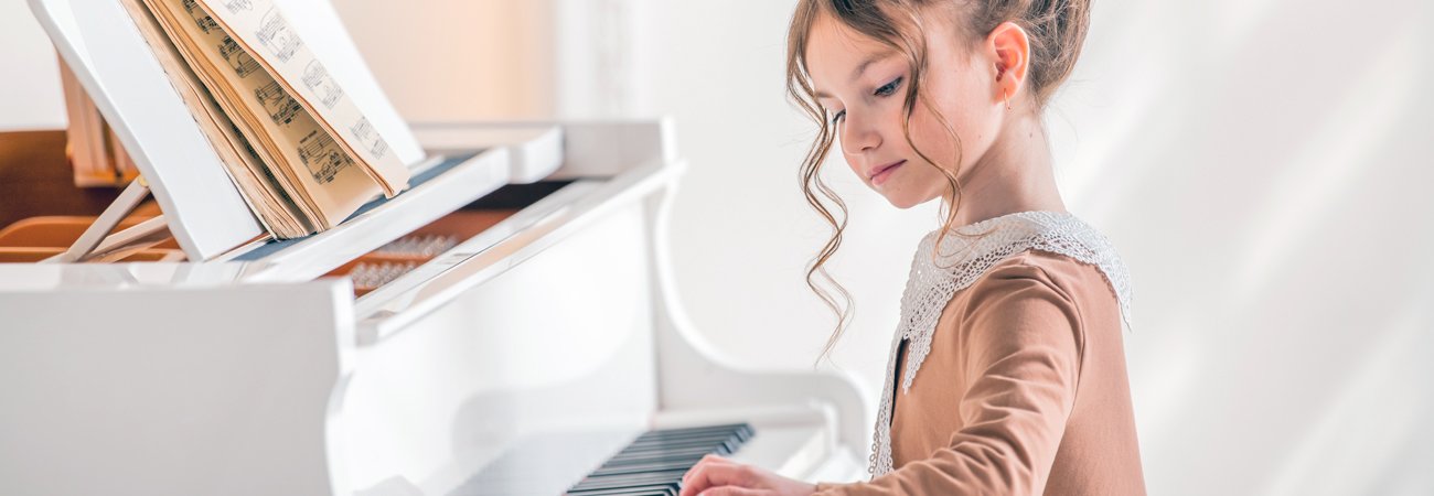 Piano droit sur pieds électronique Hape