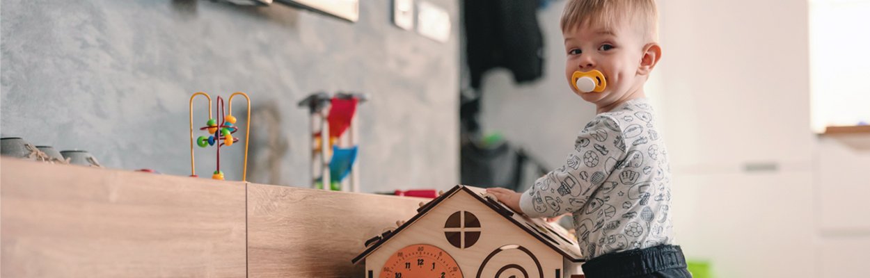 Bébé dans une crèche