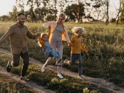 Pourquoi les jeux de plein air renforcent-ils les liens familiaux ?